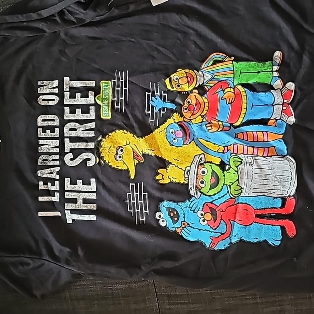 Sesame Street Tee Shirt Size M (7-8) - Picture 2 of 5